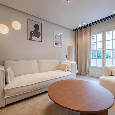 Elegant - 2br - 6p - Notre Dame Cathedral *