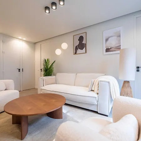 Elegant - 2br-6p - Notre Dame Cathedral