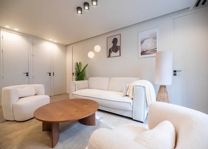 Elegant - 2br - 6p - Notre Dame Cathedral